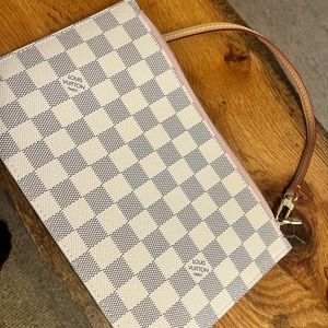 New never used pochette (came with neverfull) have e receipt and dust bag
